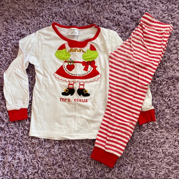 Other - Girls 5t Mrs Claus Christmas pajama set